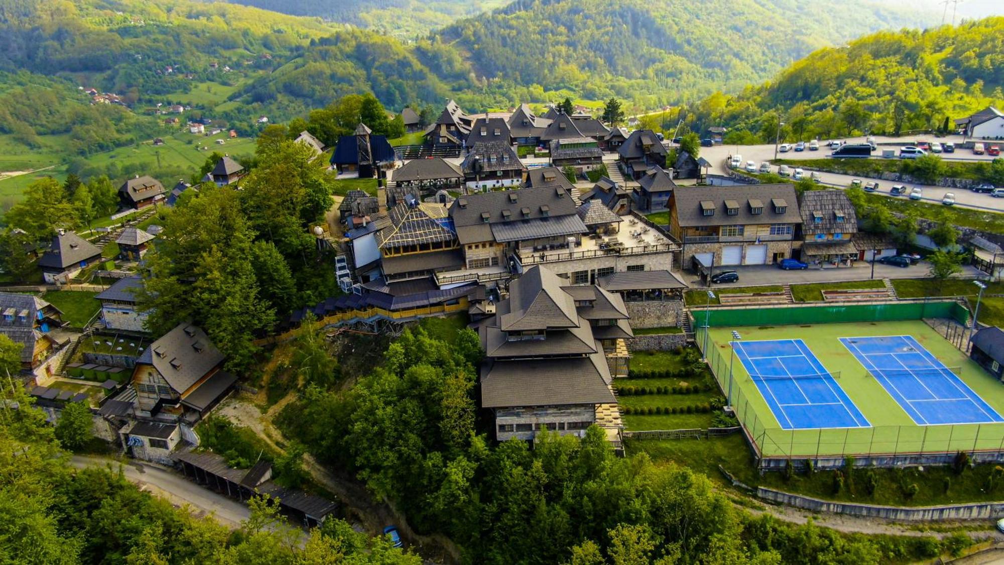 Mecavnik Resort Mokra Gora Bagian luar foto