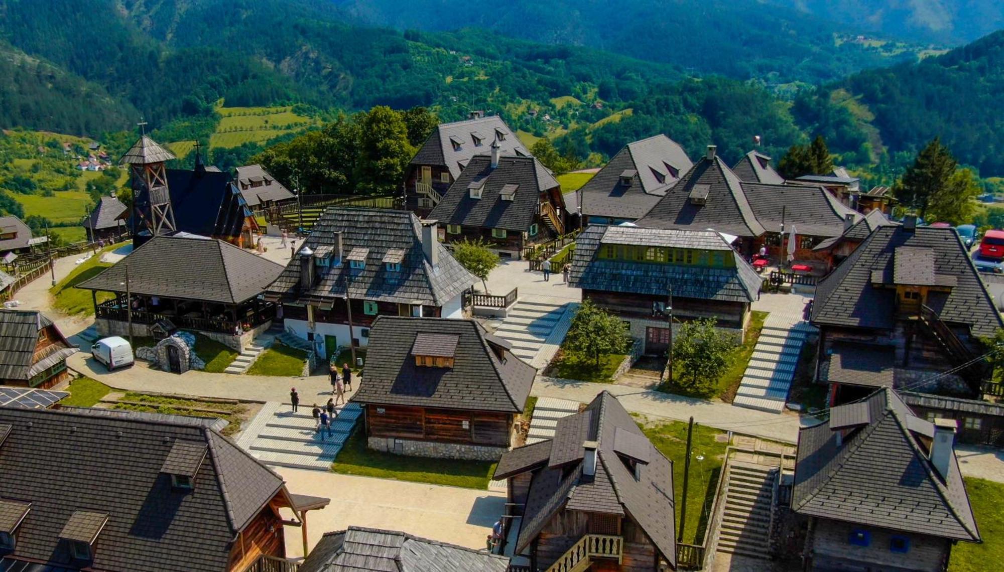 Mecavnik Resort Mokra Gora Bagian luar foto